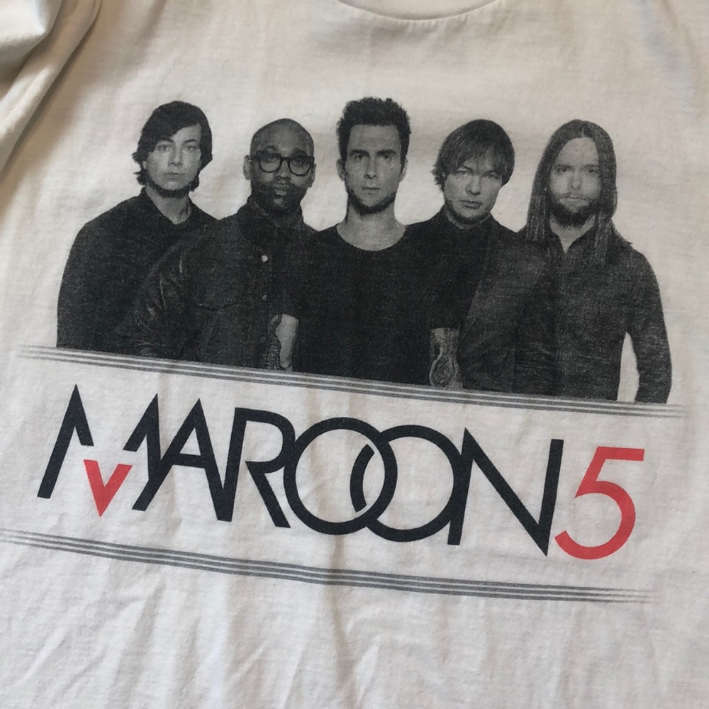 Size small Maroon 5 2013 concert T-shirt